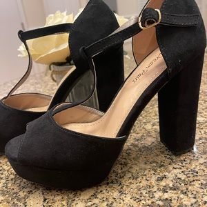 Black dream pairs heels